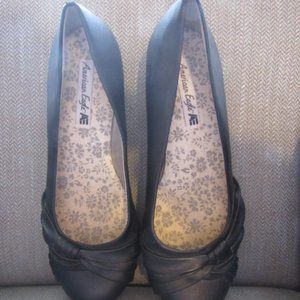 American eagle black wedges